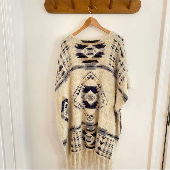 Aztec Poncho like New/ Yellowstone/ Western/ Native American Indian/ Aztec style - Picture 2 of 4